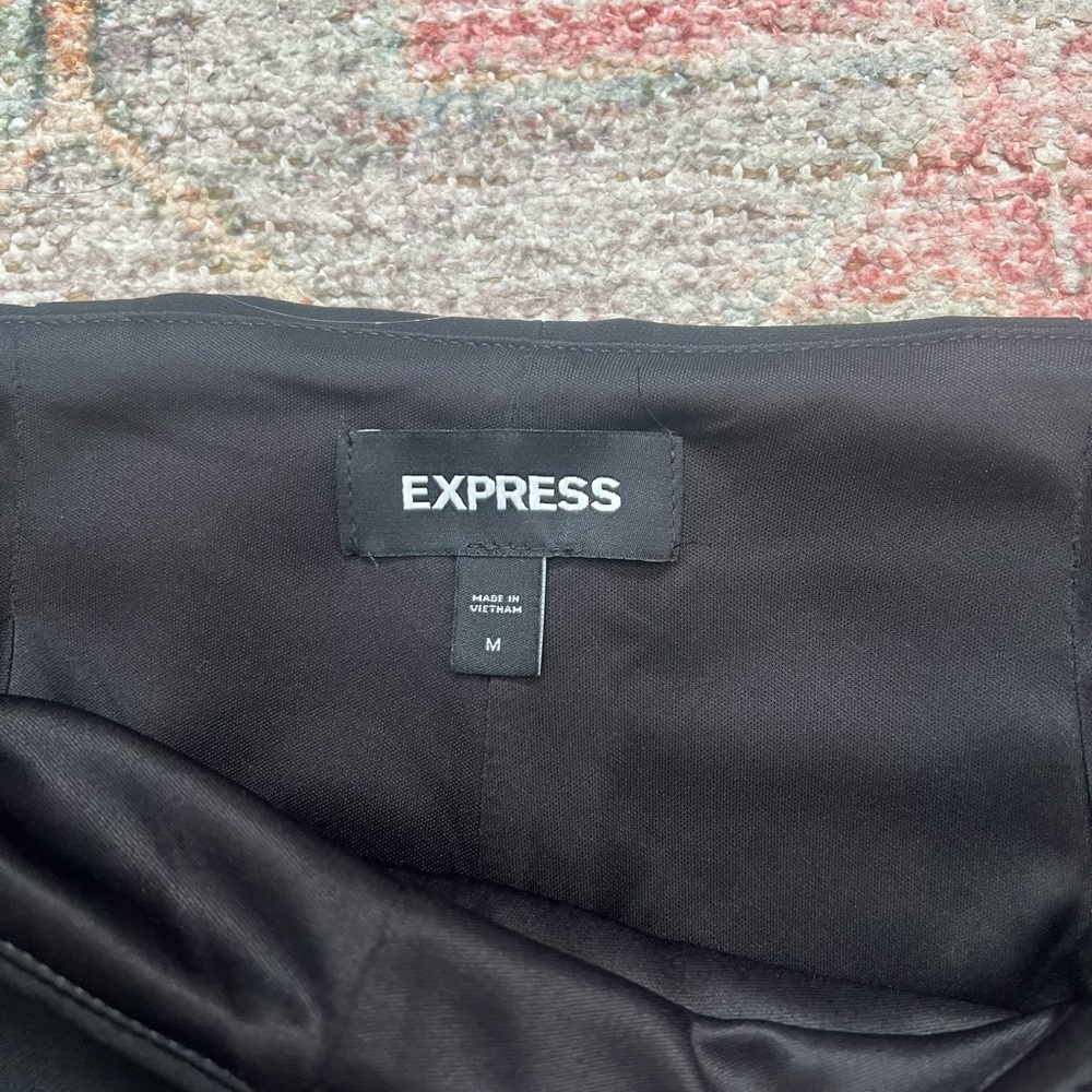 Express Skort - Picture 3 of 4